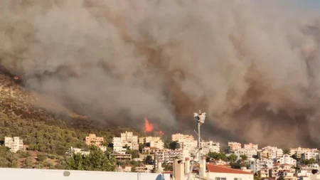 πάνω-από-300-χλμ-έχει-διανύσει-ο-καπνός-απ-164201