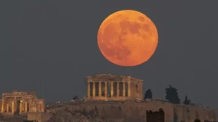 παγκόσμια-ανησυχία-το-φεγγάρι-απομακ-189460