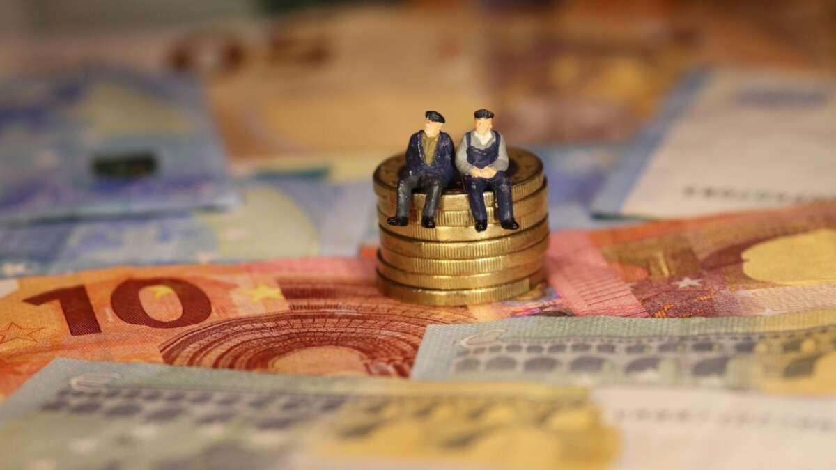 ΒΟΜΒΑ ΜΕ ΤΙΣ ΣΥΝΤΑΞΕΙΣ